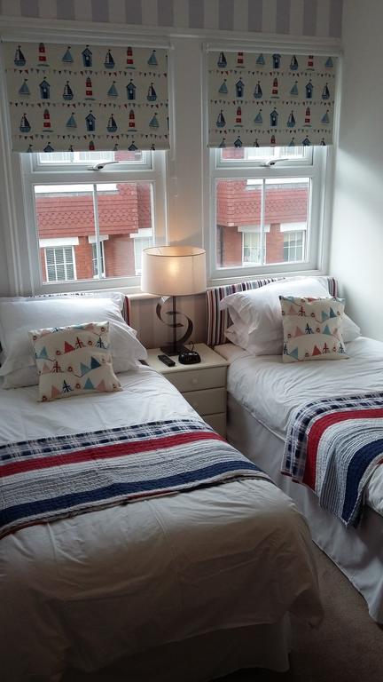 Cambridge House Guest House Eastbourne Phòng bức ảnh