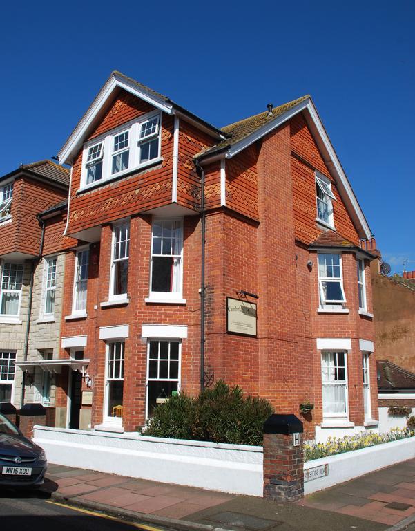 Cambridge House Guest House Eastbourne Ngoại thất bức ảnh