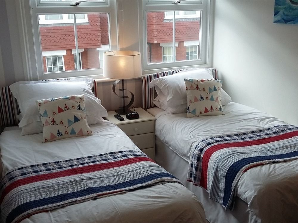 Cambridge House Guest House Eastbourne Ngoại thất bức ảnh